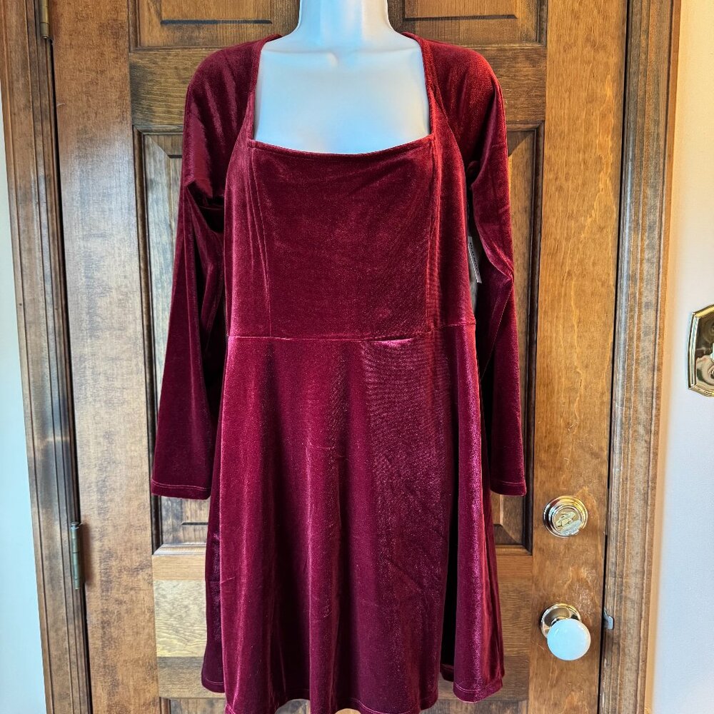 NWT Old Navy Cranberry Velvet Dress w/Scoop Neckline Large